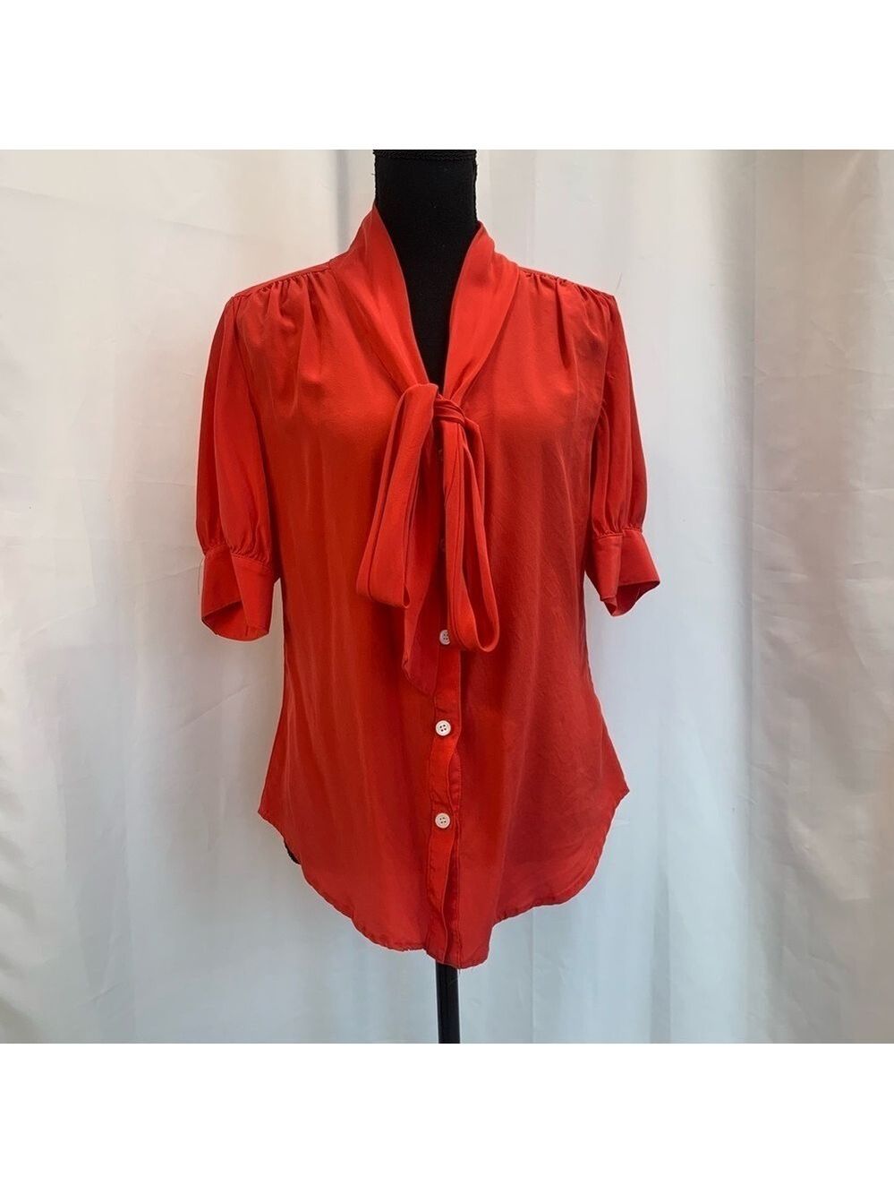 Fifteen Twenty blood orange red tie neck 100% silk blouse Sz L - Picture 11 of 11